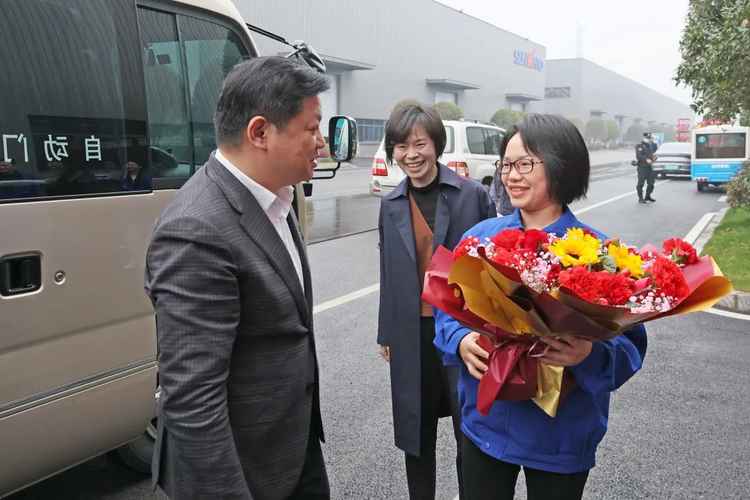 付旭明慰问安博电竞·（anbo）官方网站
智能市三八红旗手并督导安全生产工作