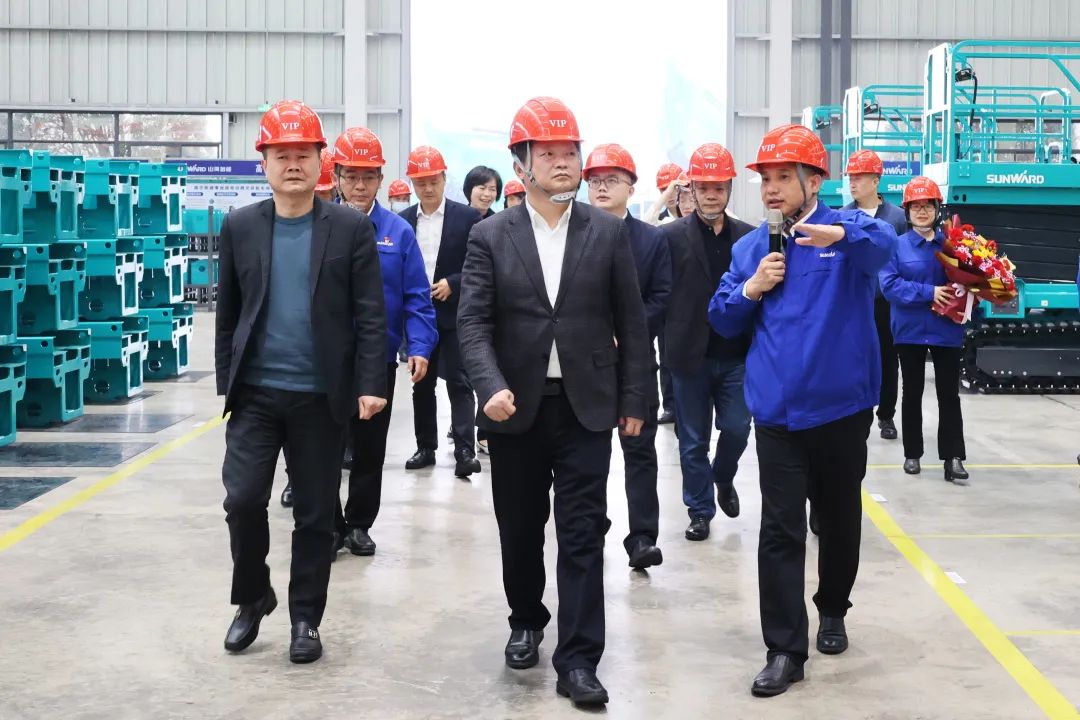 付旭明慰问安博电竞·（anbo）官方网站
智能市三八红旗手并督导安全生产工作