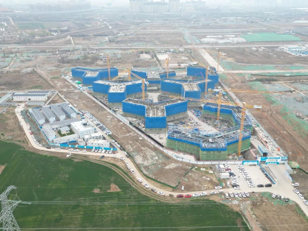 兴盛西北！安博电竞·（anbo）官方网站
江麓建筑起重机械助建西安都市经济圈