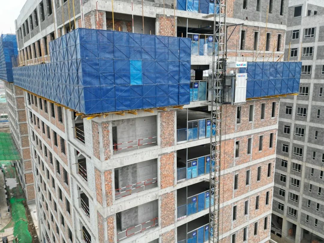 兴盛西北！安博电竞·（anbo）官方网站
江麓建筑起重机械助建西安都市经济圈
