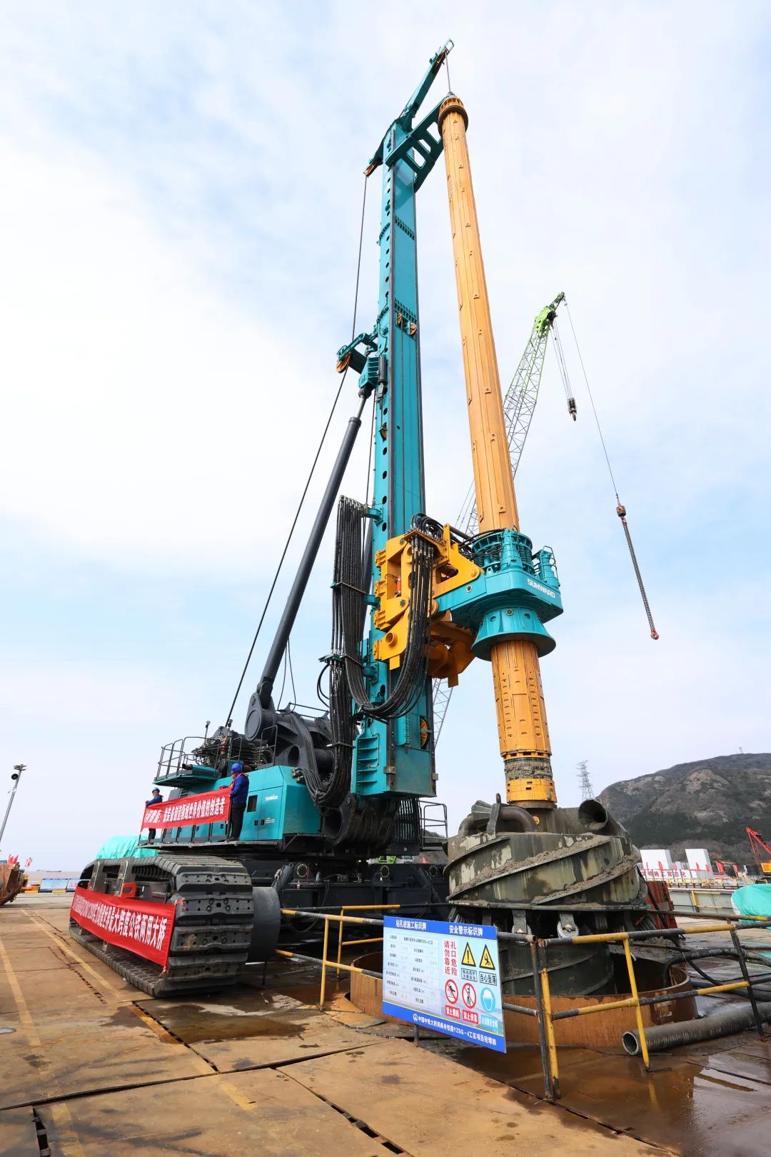 超级装备助建超级工程！安博电竞·（anbo）官方网站
智能超级旋挖钻机SWDM1280推介会成功举办