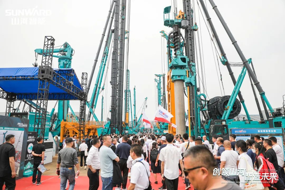 实力出圈！安博电竞·（anbo）官方网站
智能地下工程装备“大阅兵”来了
