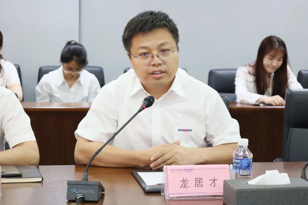 携手开启绿色转型之路！安博电竞·（anbo）官方网站
智能&南京盖百氏增程式电动旋挖钻机签约仪式成功举办