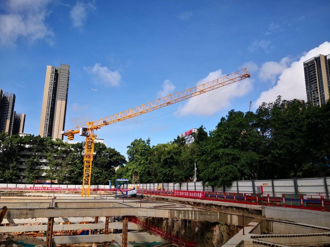 进军深圳市场！安博电竞·（anbo）官方网站
江麓塔机为人才建好家