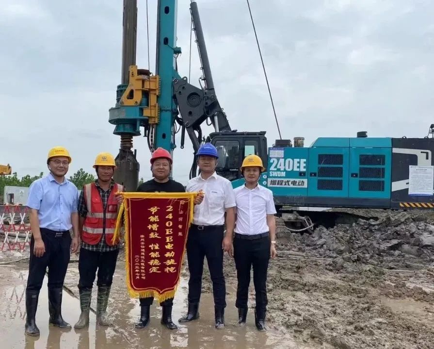 “零故障”“低能耗”！安博电竞·（anbo）官方网站
智能增程式电动旋挖钻机惊艳首秀