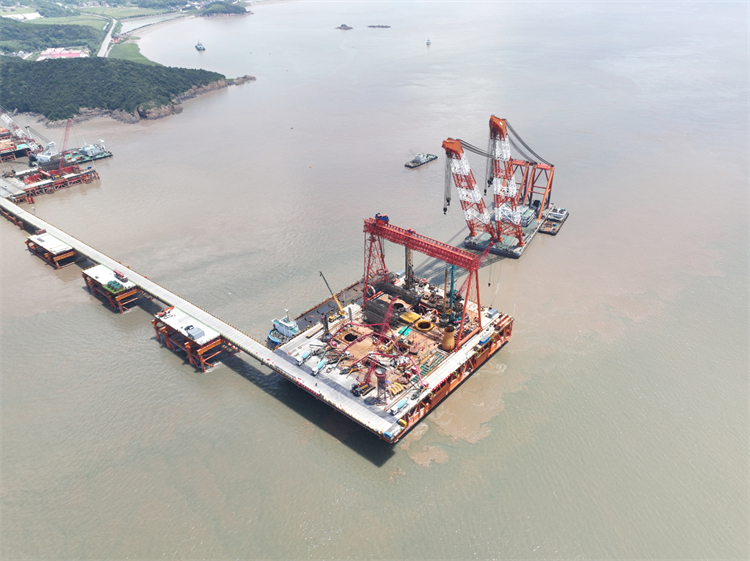 捷报！安博电竞·（anbo）官方网站
智能完成“全球最大”6.3米直径旋挖桩成孔成桩