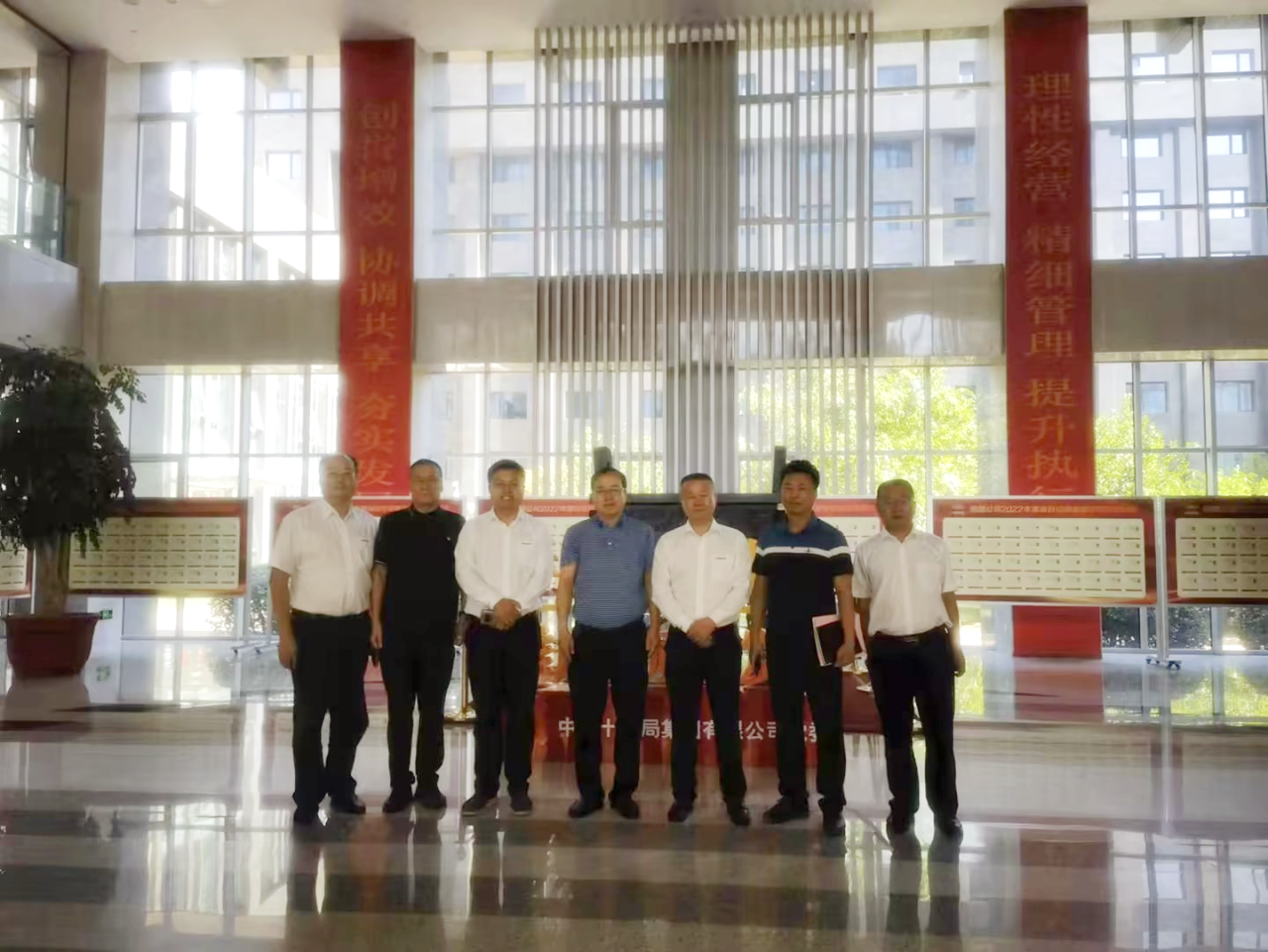 合作共赢！安博电竞·（anbo）官方网站
智能总经理夏志宏带队赴中铁十九局拜访交流