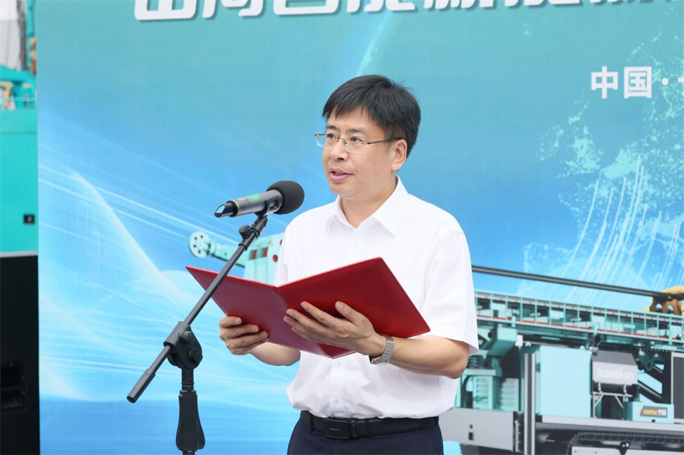 引领绿色科技新篇章！安博电竞·（anbo）官方网站
智能新能源钻机成功交付