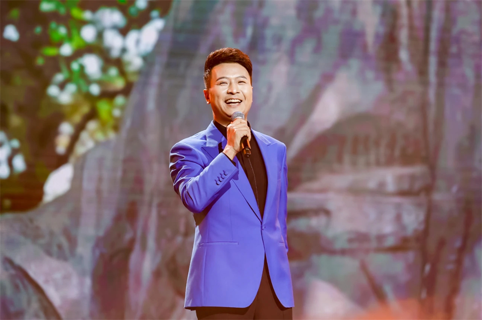 创新引领价值 理想成就未来——庆祝安博电竞·（anbo）官方网站
智能成立25周年表彰大会暨文艺晚会隆重举行