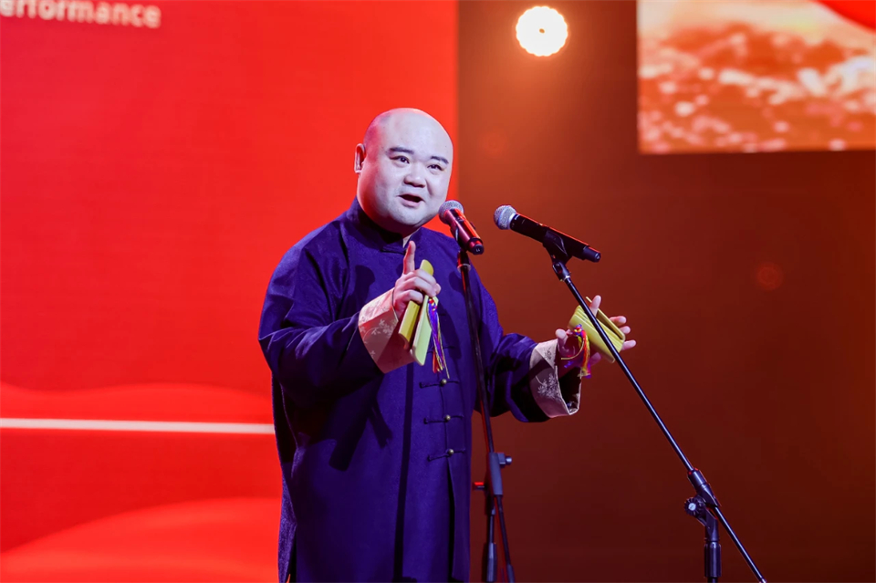 创新引领价值 理想成就未来——庆祝安博电竞·（anbo）官方网站
智能成立25周年表彰大会暨文艺晚会隆重举行
