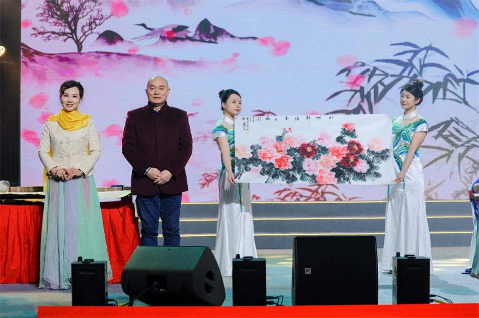创新引领价值 理想成就未来——庆祝安博电竞·（anbo）官方网站
智能成立25周年表彰大会暨文艺晚会隆重举行