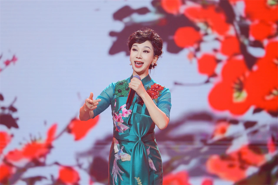 创新引领价值 理想成就未来——庆祝安博电竞·（anbo）官方网站
智能成立25周年表彰大会暨文艺晚会隆重举行