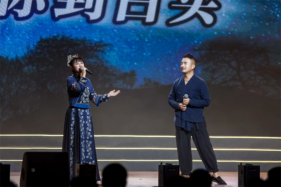 创新引领价值 理想成就未来——庆祝安博电竞·（anbo）官方网站
智能成立25周年表彰大会暨文艺晚会隆重举行