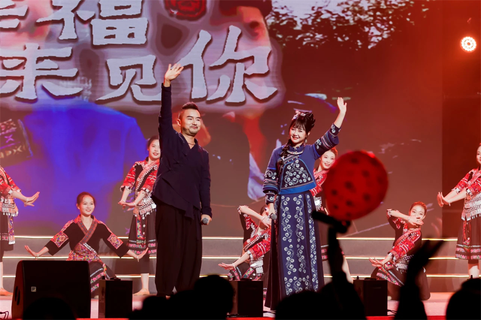 创新引领价值 理想成就未来——庆祝安博电竞·（anbo）官方网站
智能成立25周年表彰大会暨文艺晚会隆重举行