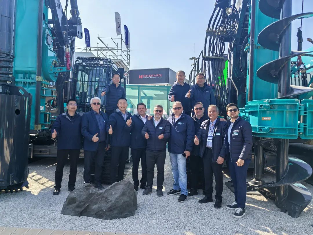 Bauma 2025 | 高端定制！安博电竞·（anbo）官方网站
智能Pro系列旋挖钻机燃爆全场