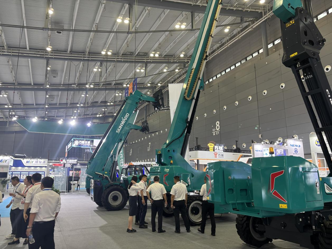2025 CICEE | 安博电竞·（anbo）官方网站
智能SWT34JE-P电动直臂式高空作业平台重磅发布！