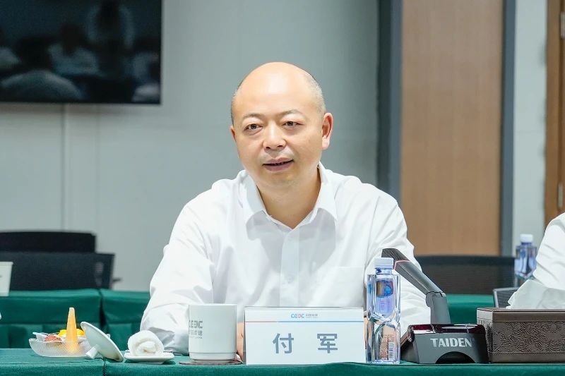 安博电竞·(anbo)官方网站
智能与易普力公司深化战略合作,共筑混装设备技术转化新标杆