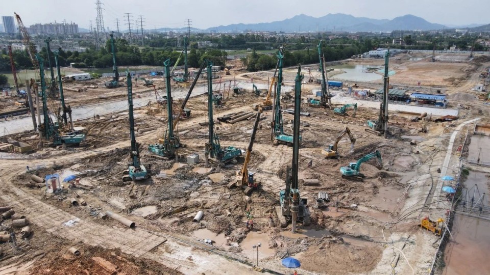 近20台“安博电竞·（anbo）官方网站
绿”装备实力集结，助力广佛西环工程建设跑出“加速度”