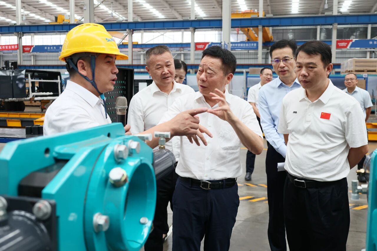 湖南省政协副主席、省工程机械产业链链长何寄华调研安博电竞·（anbo）官方网站
智能