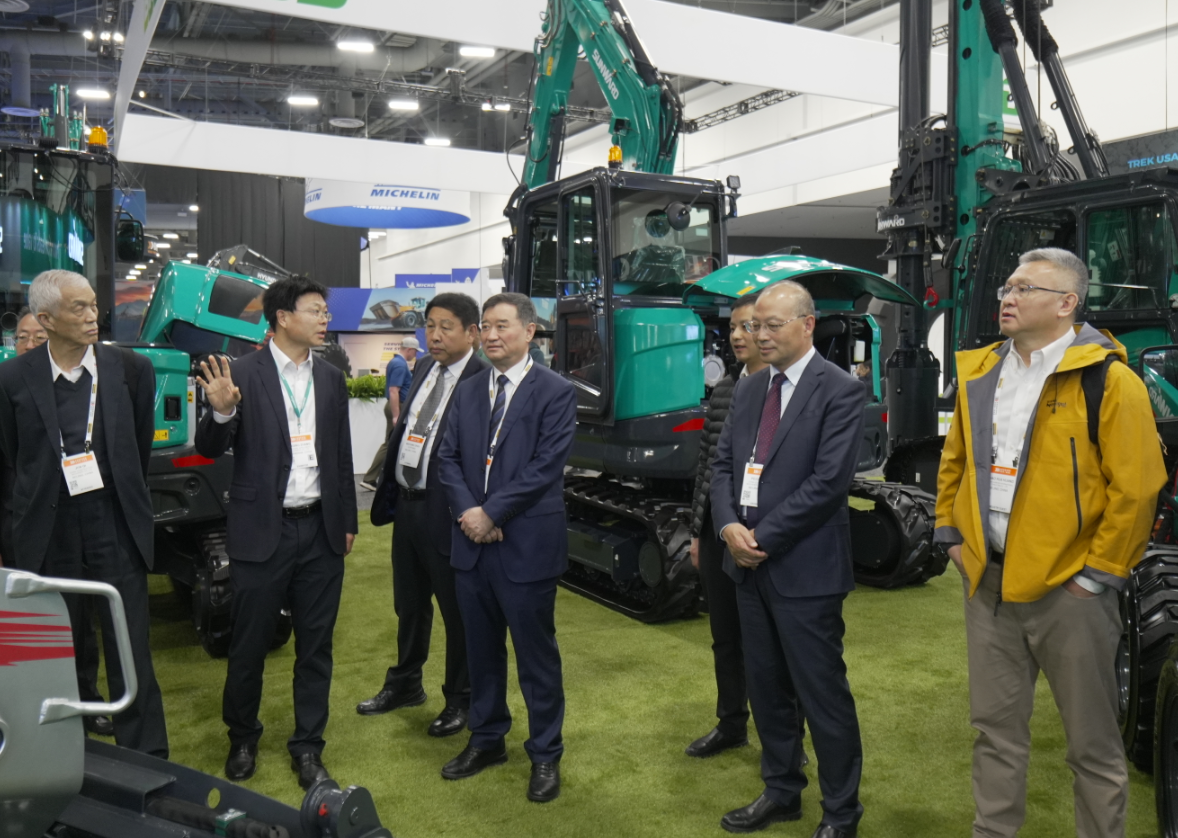 2026美国拉展 | 中国工程机械工业协会会长苏子孟一行到访安博电竞·（anbo）官方网站
智能展位