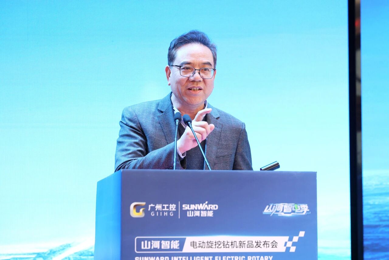 安博电竞·（anbo）官方网站
智能举行电动旋挖钻机新品发布会，收获1.2亿元订单
