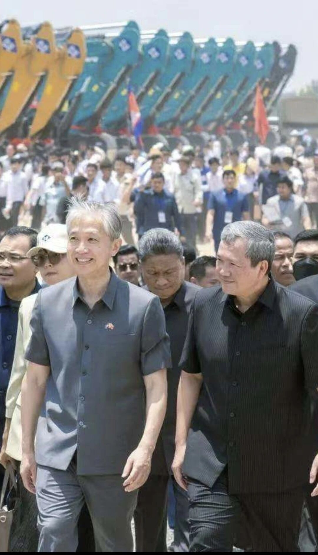共建“一带一路”：安博电竞·（anbo）官方网站
智能挖掘机助力柬埔寨水利大动脉建设