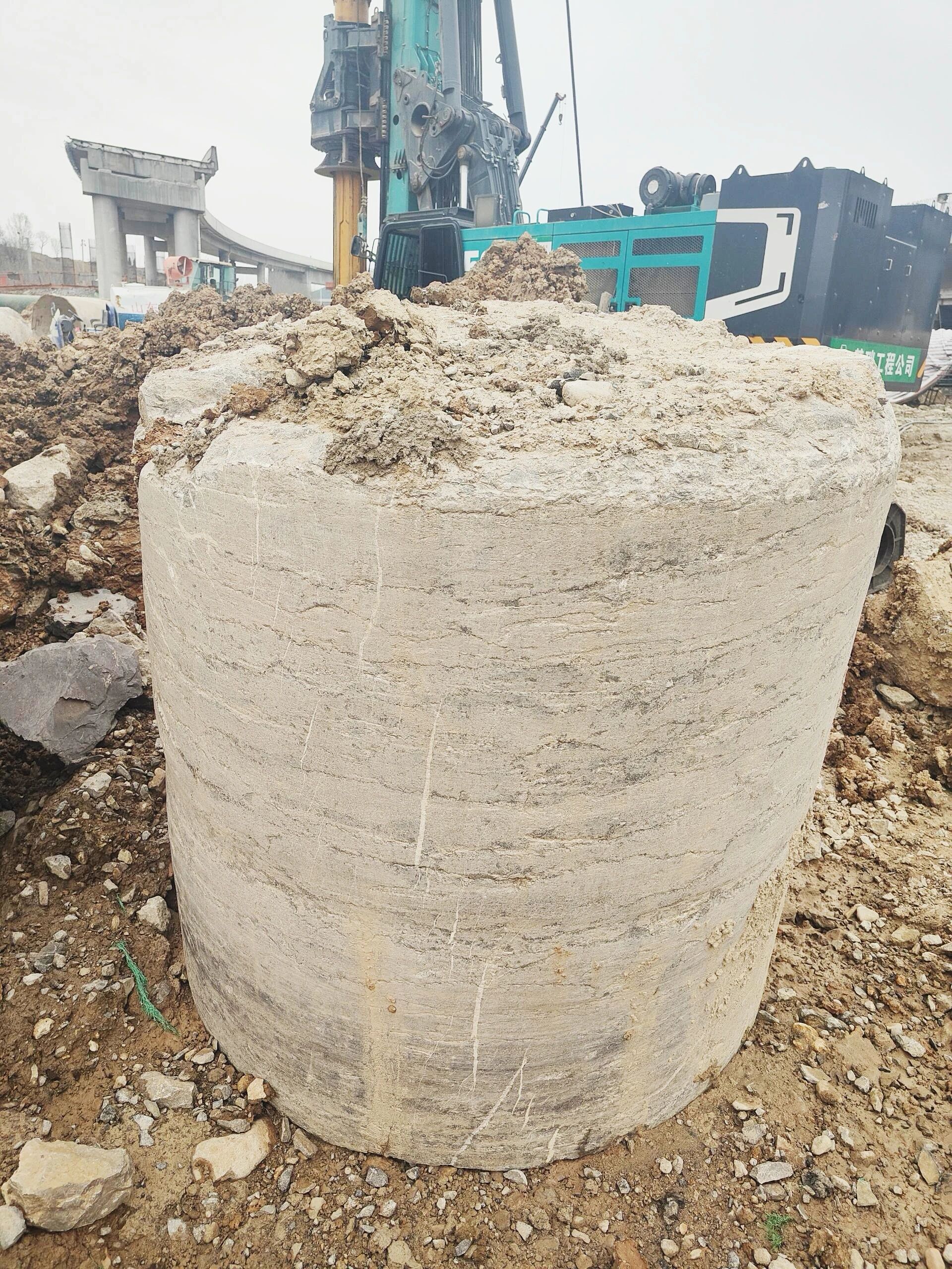 “亮剑”济南绕城改扩建项目，安博电竞·（anbo）官方网站
智能增程式电动旋挖钻机高效入岩受好评